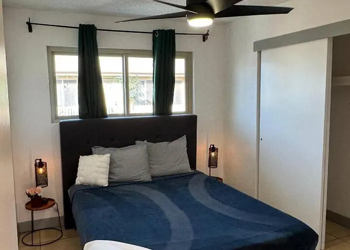 Holymolymostaccioli Kingqueenbeds Centralphoenix Phoenix